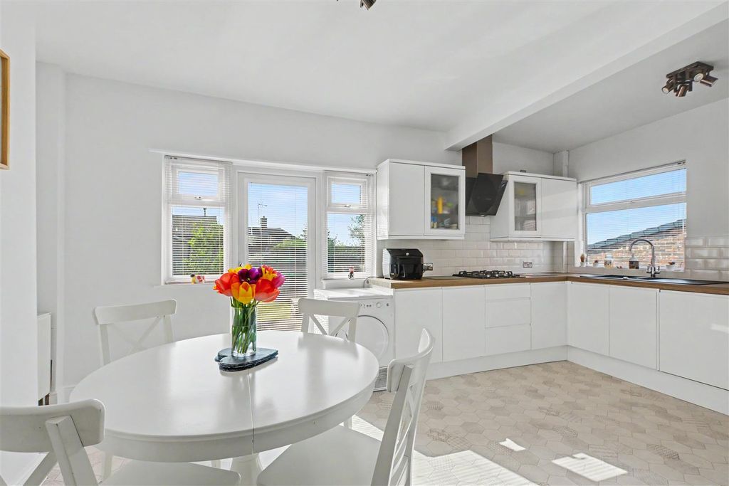 Property photo 2 of 23 Kitchen Diner_1.Jpeg