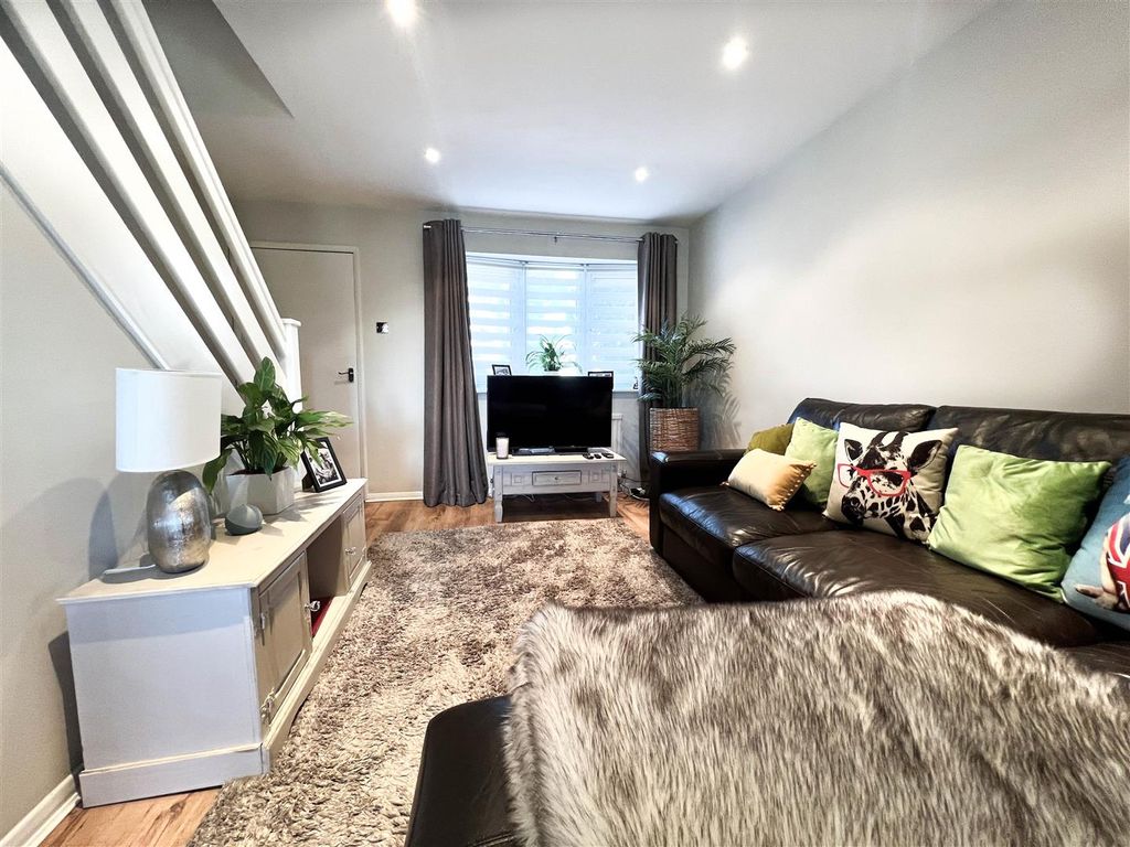 Property photo 2 of 11 K.Jpg