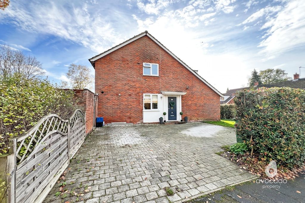 Property photo 2 of 13 4643262