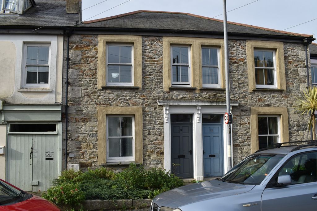 Property photo 3 of 11