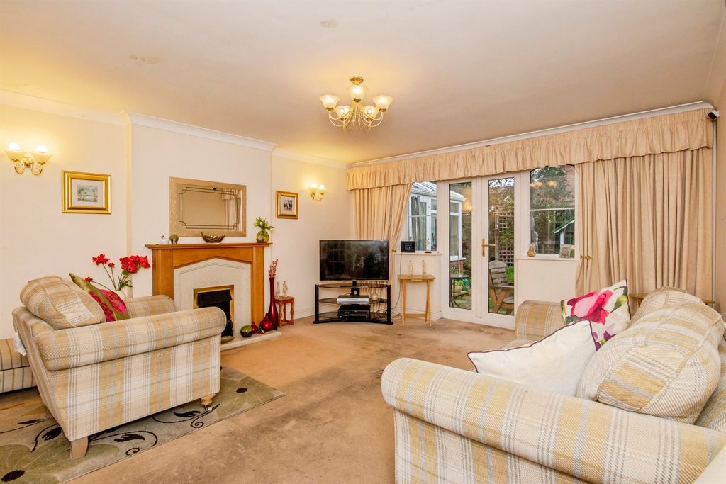 Property photo 2 of 17