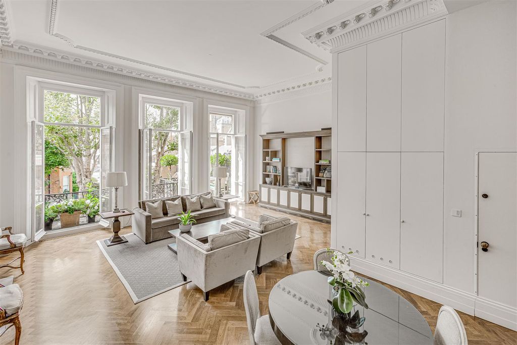 Property photo 2 of 14 Reception