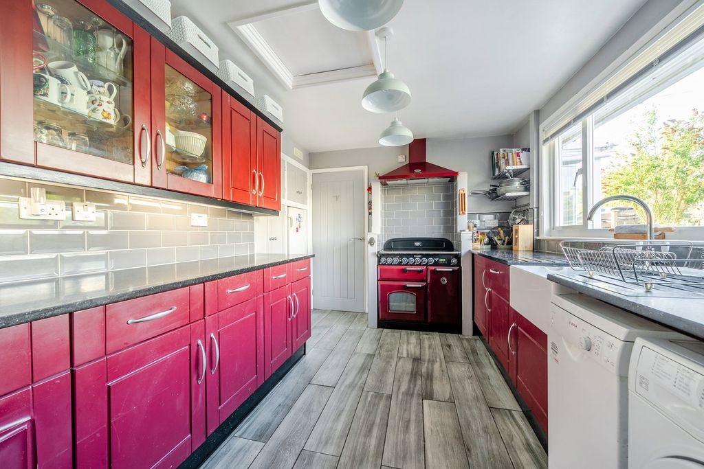 Property photo 2 of 21