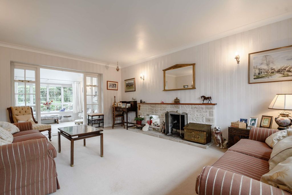 Property photo 3 of 19 Image