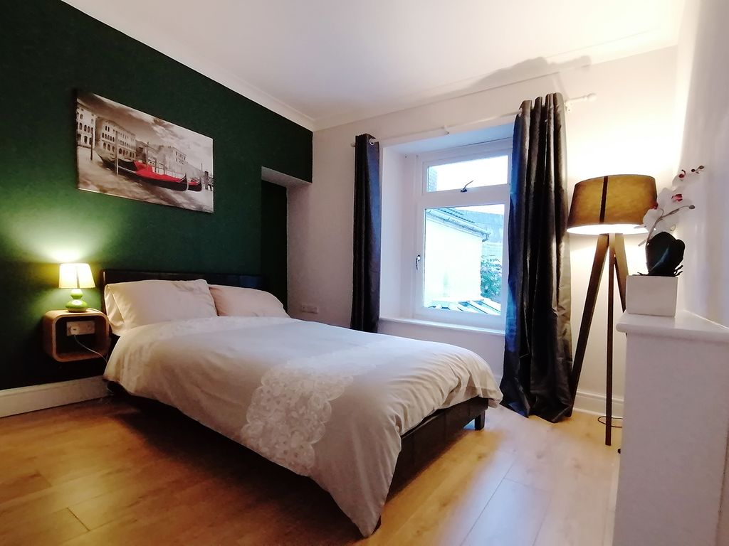 Property photo 2 of 10 Photo 1