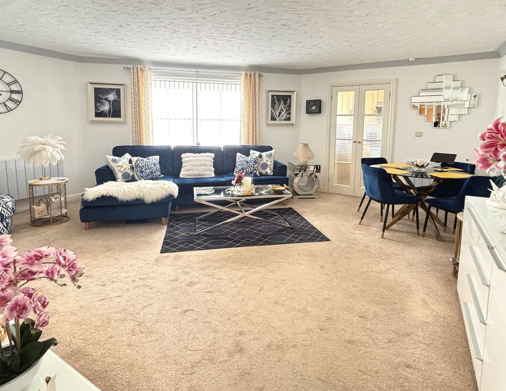 Property photo 3 of 10 Sitting Room2
