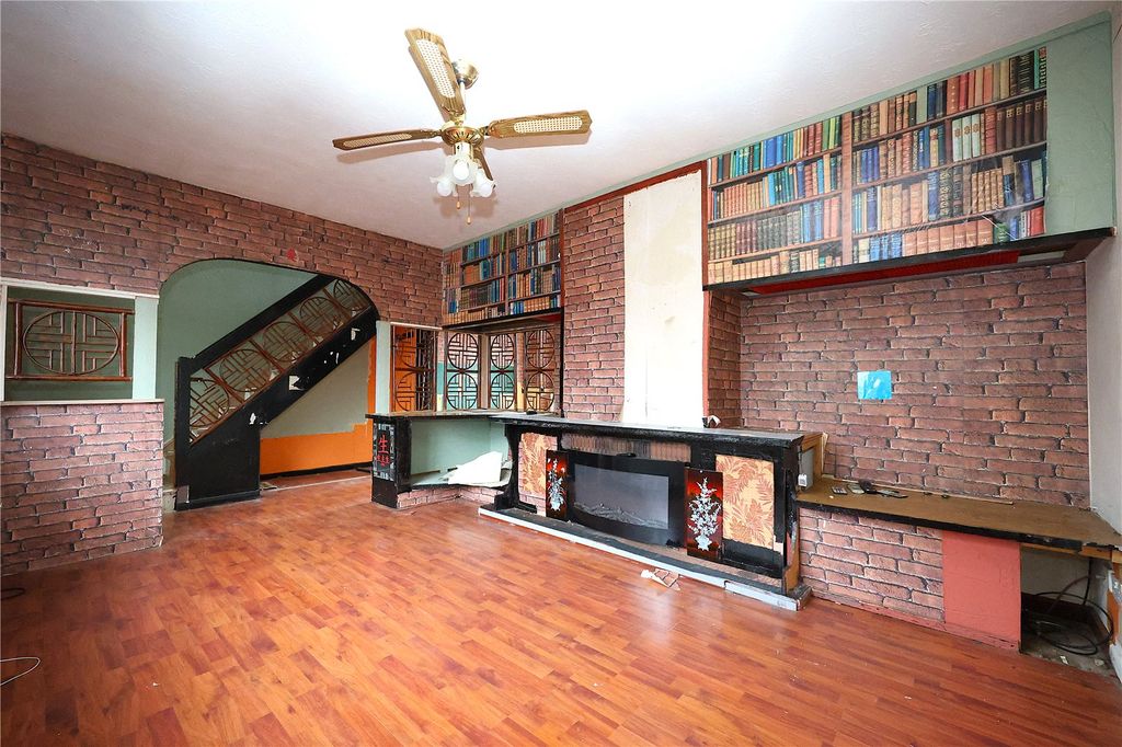 Property photo 3 of 22 Picture No. 02