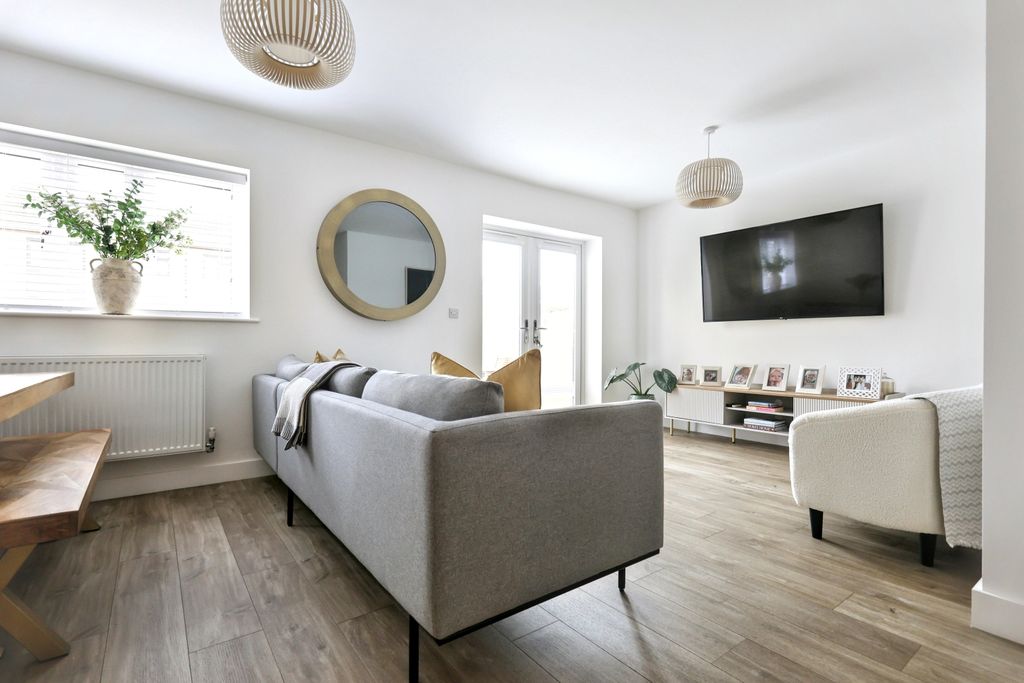 Property photo 2 of 23 Img_3632