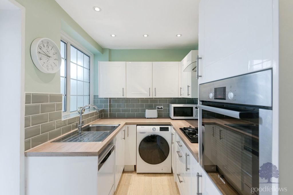 Property photo 2 of 11 Picture 2