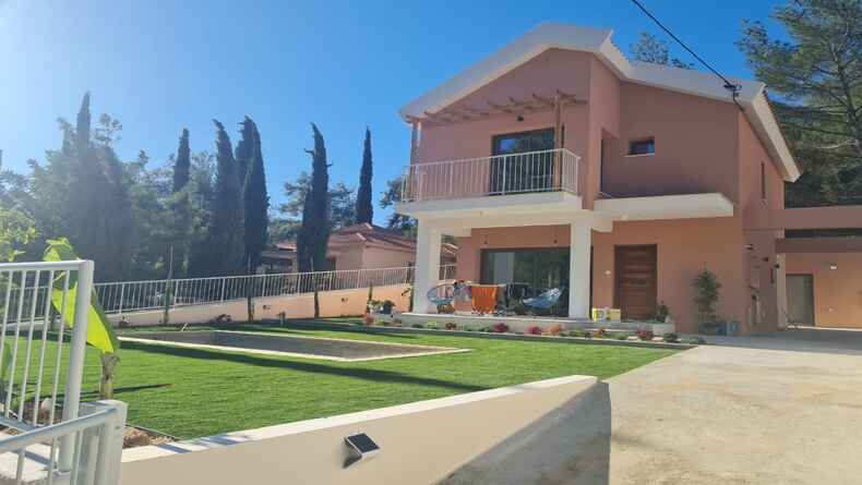 Property photo 1 of 30