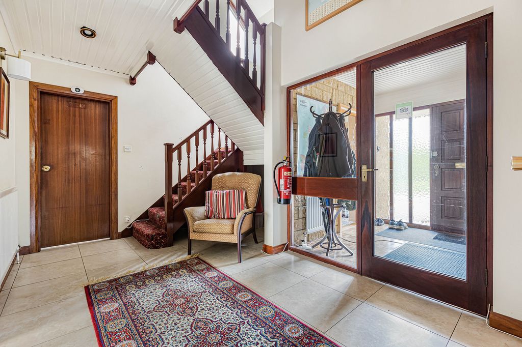 Property photo 2 of 38