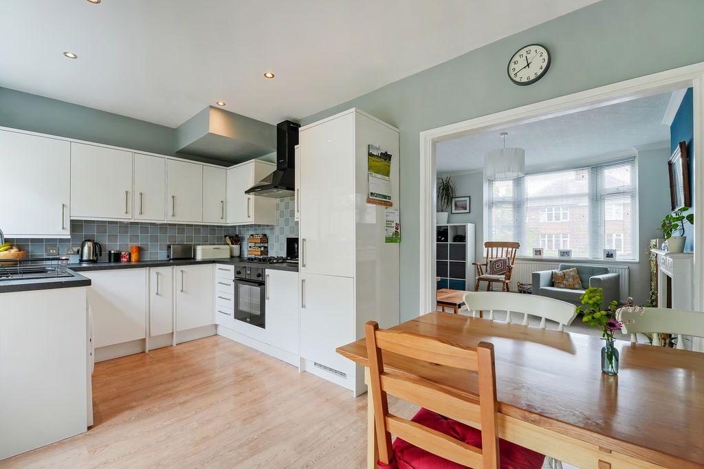 Property photo 3 of 28 Dining Kitchen