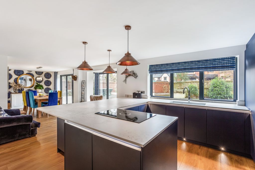 Property photo 3 of 21