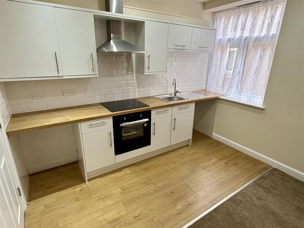 Property photo 3 of 7 3
