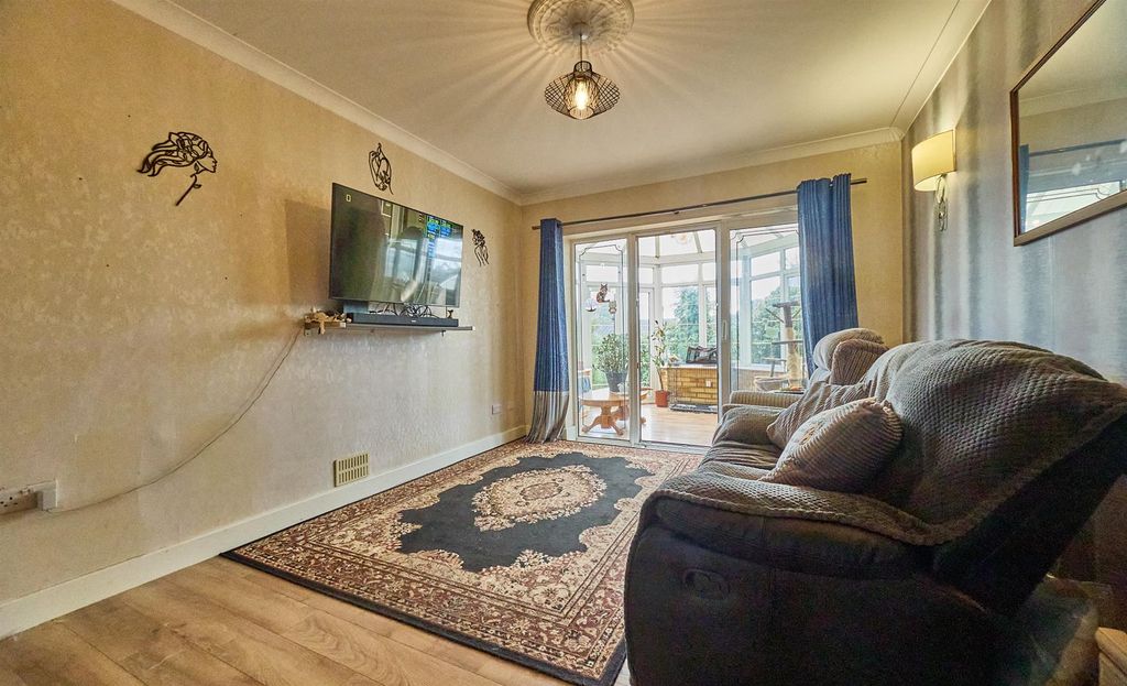 Property photo 3 of 10 Lounge Dining Room To Rear