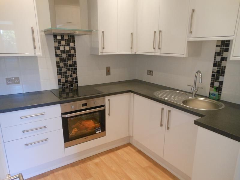 Property photo 2 of 7 Kitchen