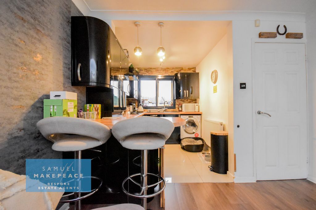 Property photo 3 of 15 Gallery