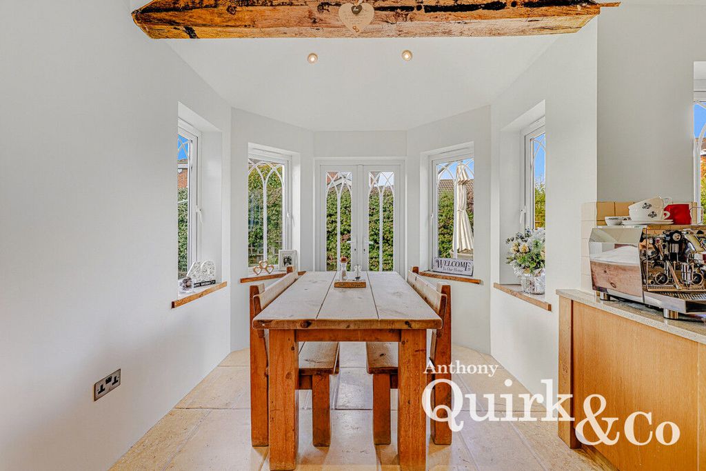 Property photo 3 of 48