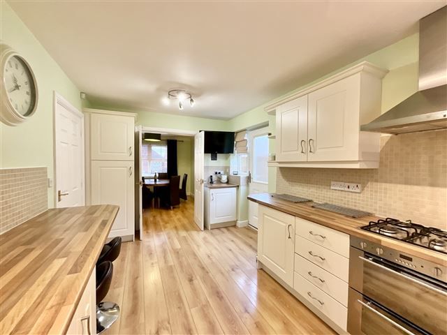 Property photo 2 of 21 Kitchen