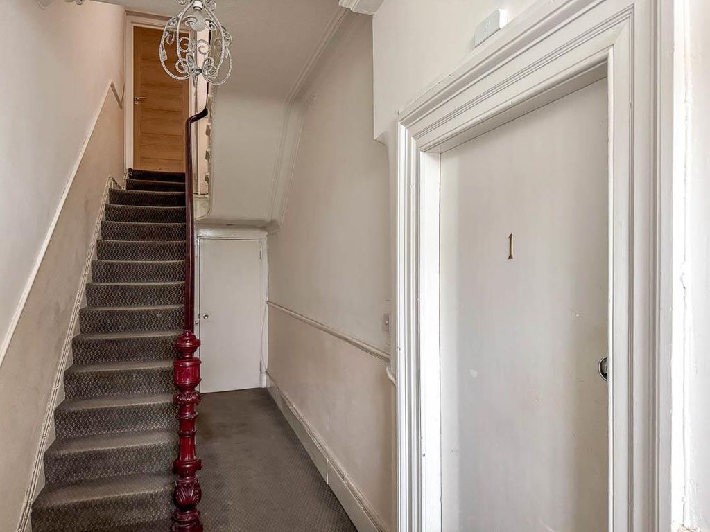 Property photo 2 of 8 Flat 1, 12 Belmont Terrace (8).Jpg