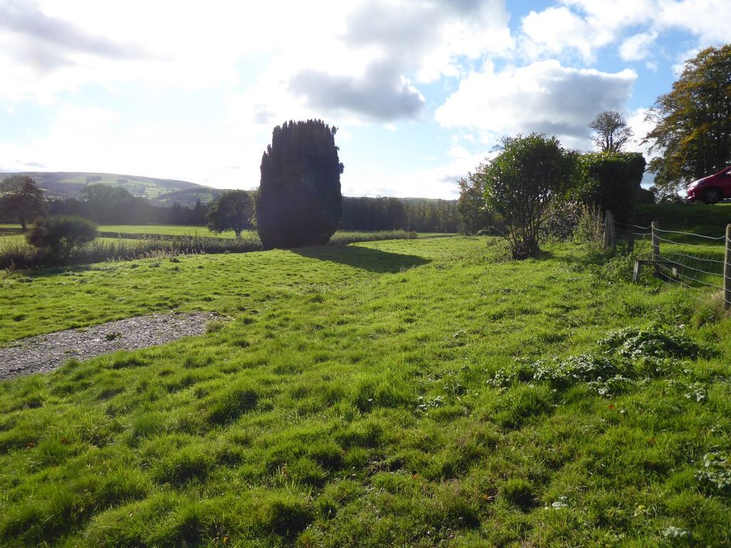 Property photo 1 of 3