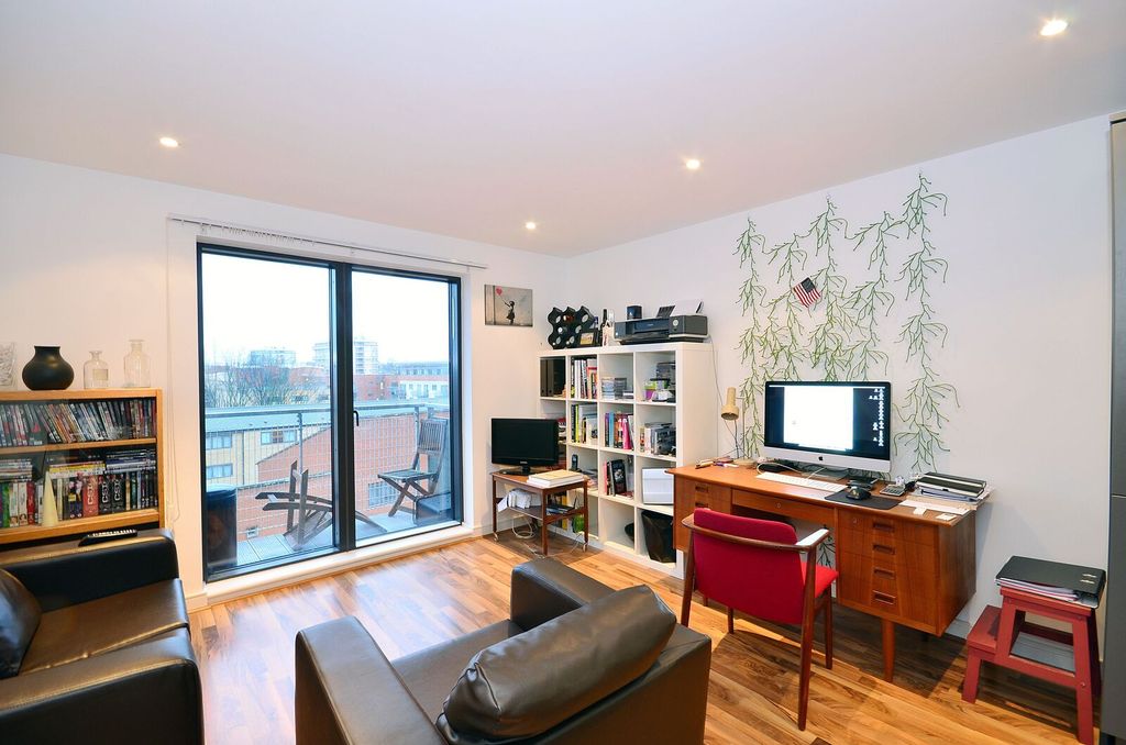 Property photo 1 of 6