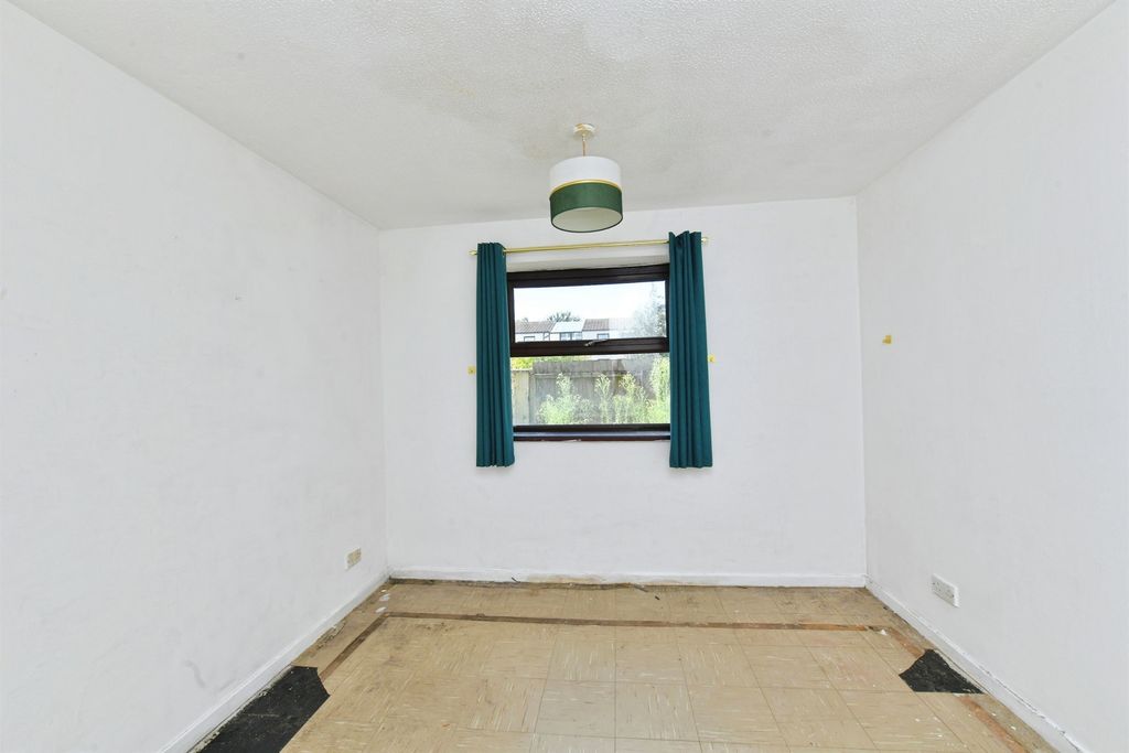 Property photo 3 of 23