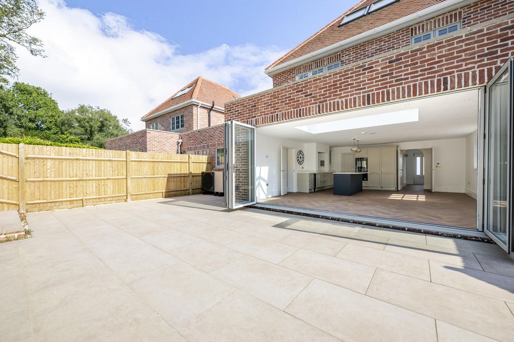 Property photo 2 of 35 Rear Garden