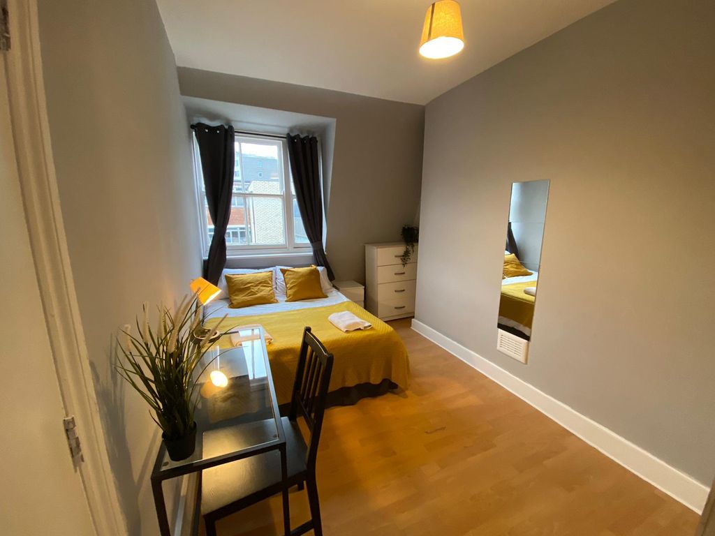 Property photo 1 of 11 Room 1- £850 Available 20/06/2026