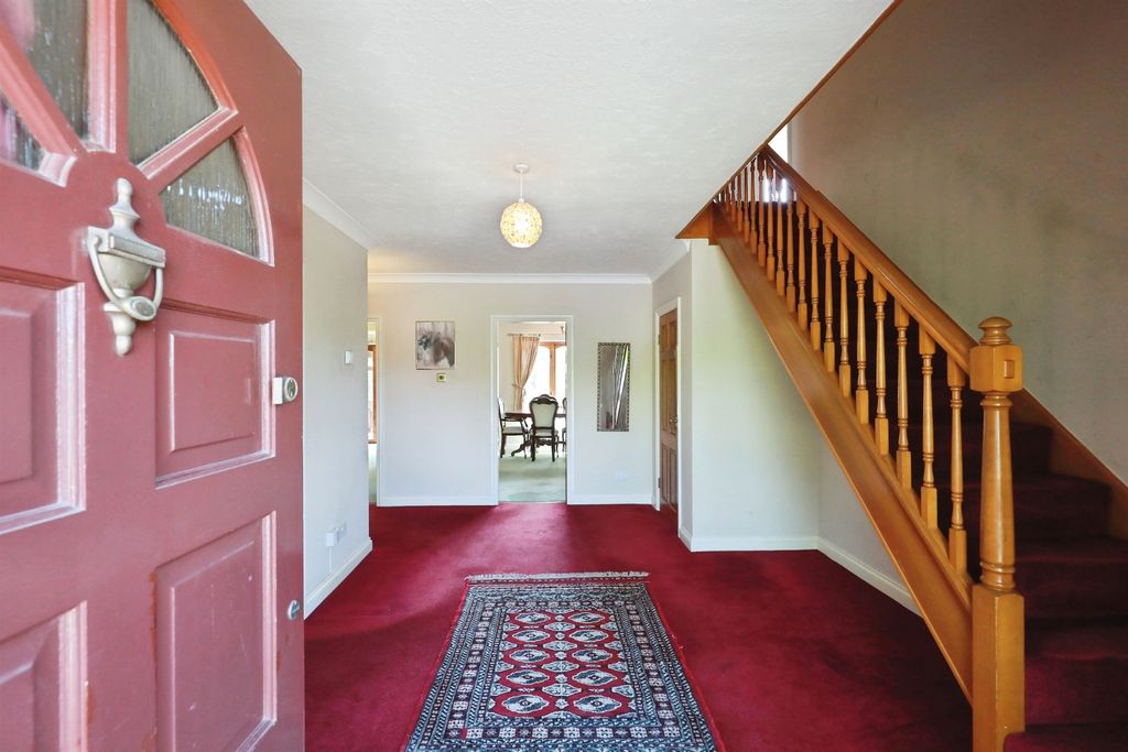 Property photo 2 of 34