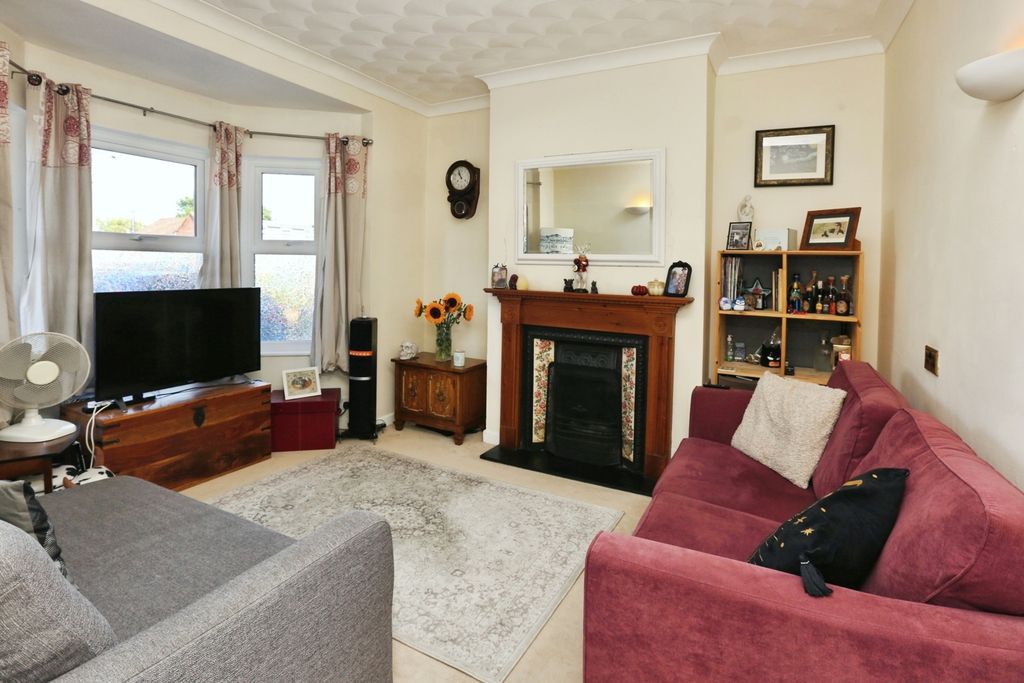 Property photo 3 of 17 Photo