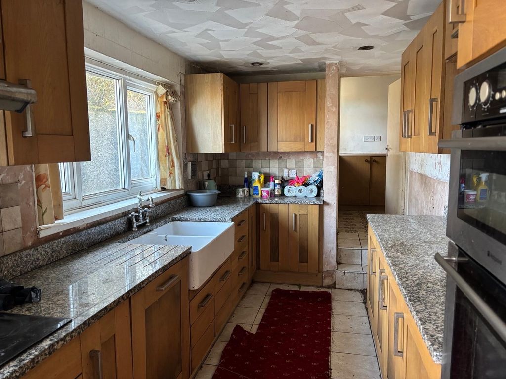 Property photo 2 of 17 Not Specified