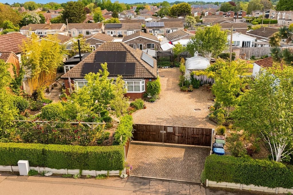 Property photo 1 of 28