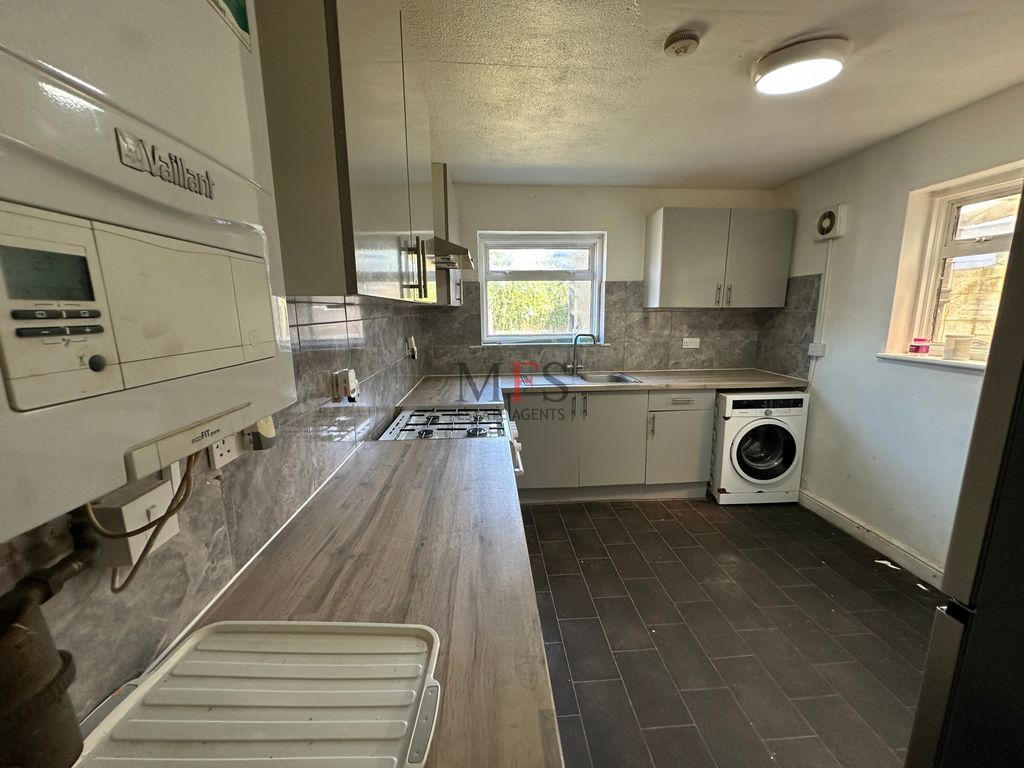 Property photo 1 of 18 Photo 10