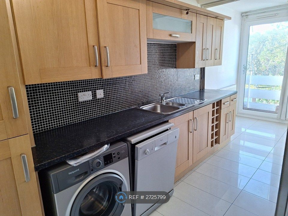 Property photo 1 of 6 Kitchen