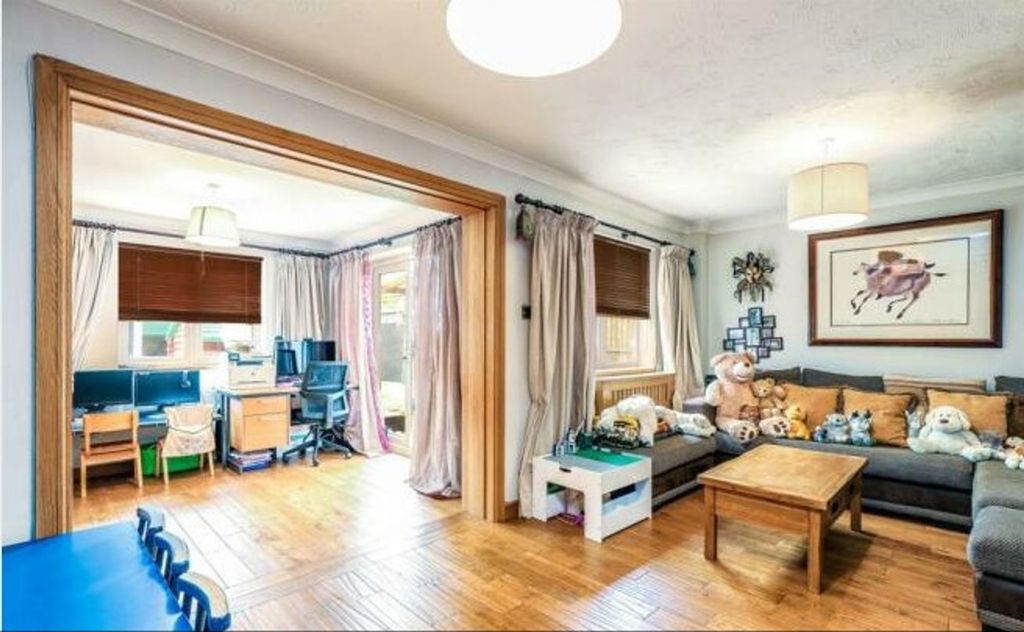 Property photo 3 of 9