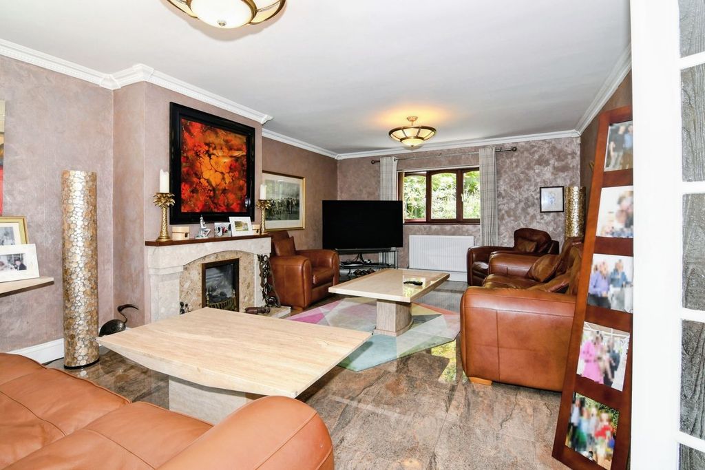 Property photo 3 of 35