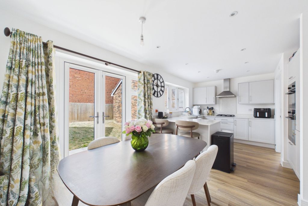 Property photo 2 of 15 Kitchen Diner