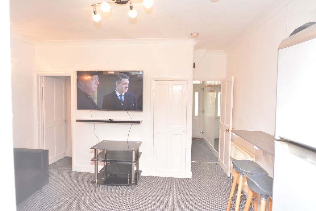 Property photo 2 of 36