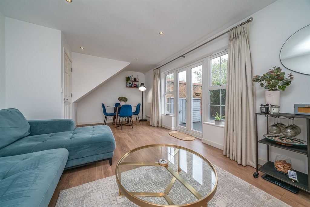 Property photo 3 of 16 12-Fourdrinier-Way-7.Jpg