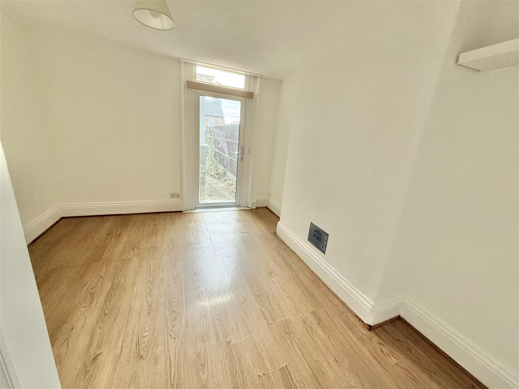 Property photo 3 of 8 Bedroom 1