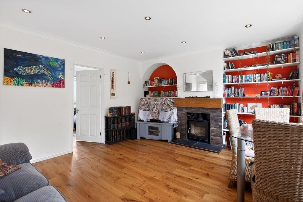 Property photo 3 of 20