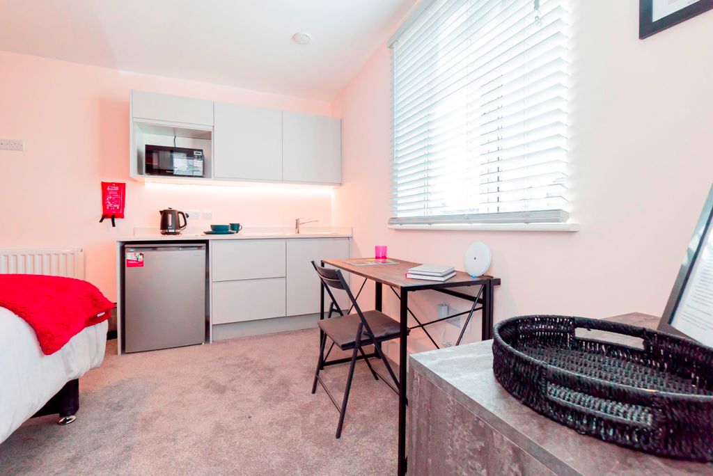 Property photo 2 of 8