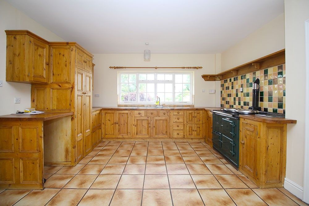 Property photo 2 of 21 Kitchen