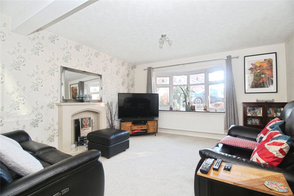 Property photo 3 of 15 Lounge Area