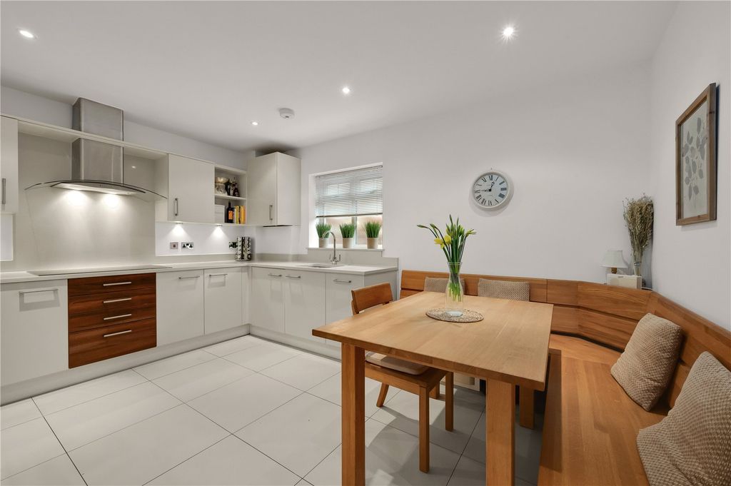 Property photo 3 of 12 Kitchen/Dining Room