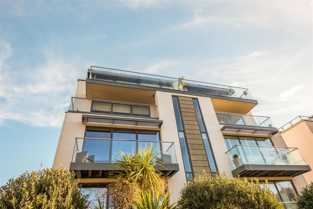 Additional image 35 of 3 bed flat to rentPalmeira Avenue, Hove BN3