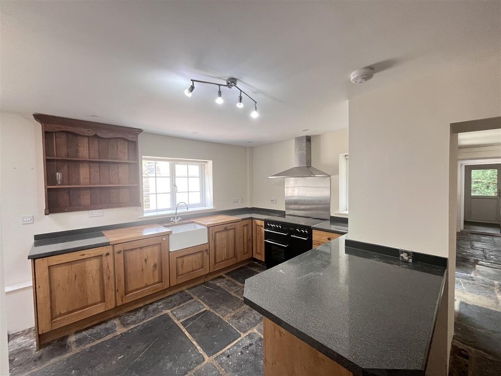 Property photo 2 of 17 Kitchen