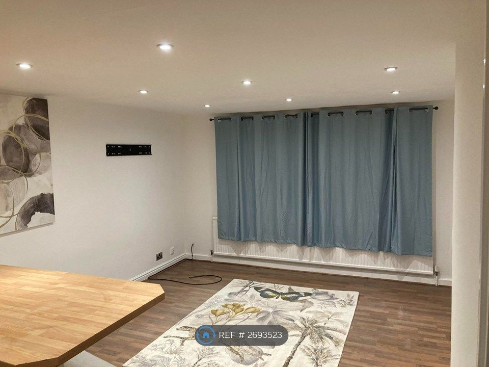 Property photo 1 of 7 Cover