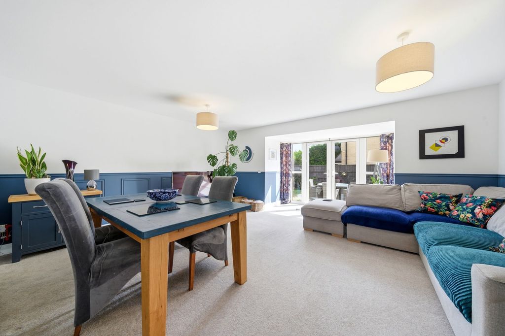 Property photo 3 of 19
